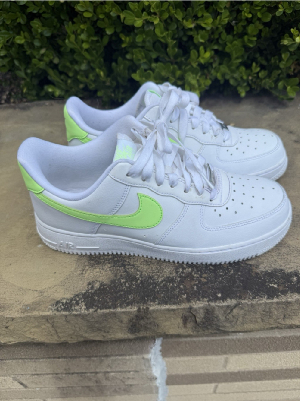 Nike Air Force 1'07 Women's Shoes Size 8.5 White/Lime Blast